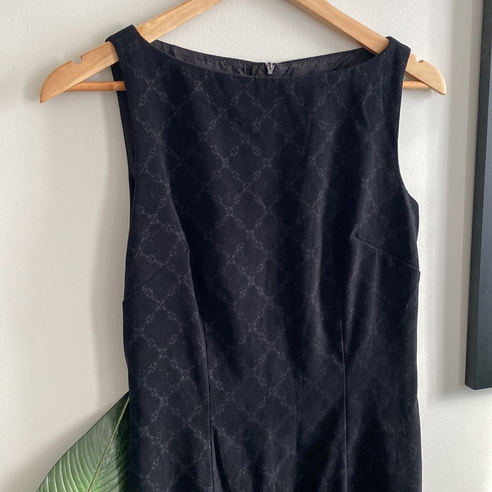 Velvety Subtle Chain Pattern Shift Dress